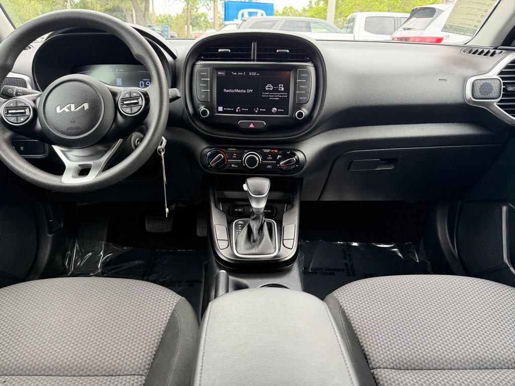 Used 2024 Kia Soul LX w/ Option Group 015 FWD image 12