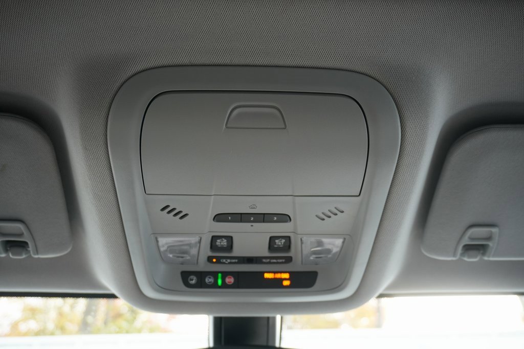 Used 2017 GMC Acadia SLT image 21