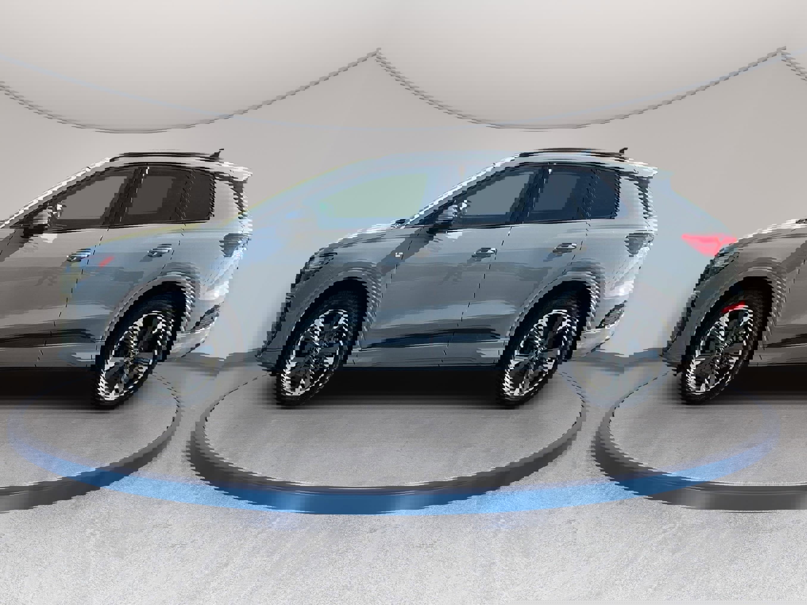 Used 2024 Audi Q4 e-tron Prestige image 8