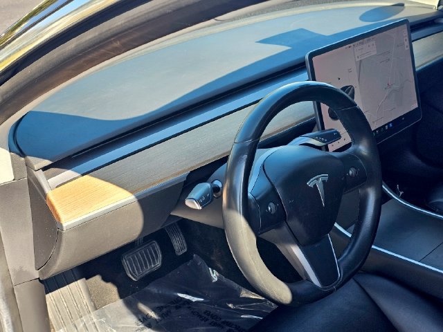 Used 2018 Tesla Model 3 Long Range RWD image 16