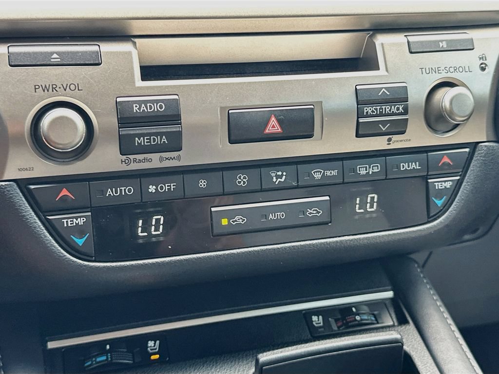 Used 2016 Lexus ES 350 w/ Premium Package w/Wood Trim FWD image 15