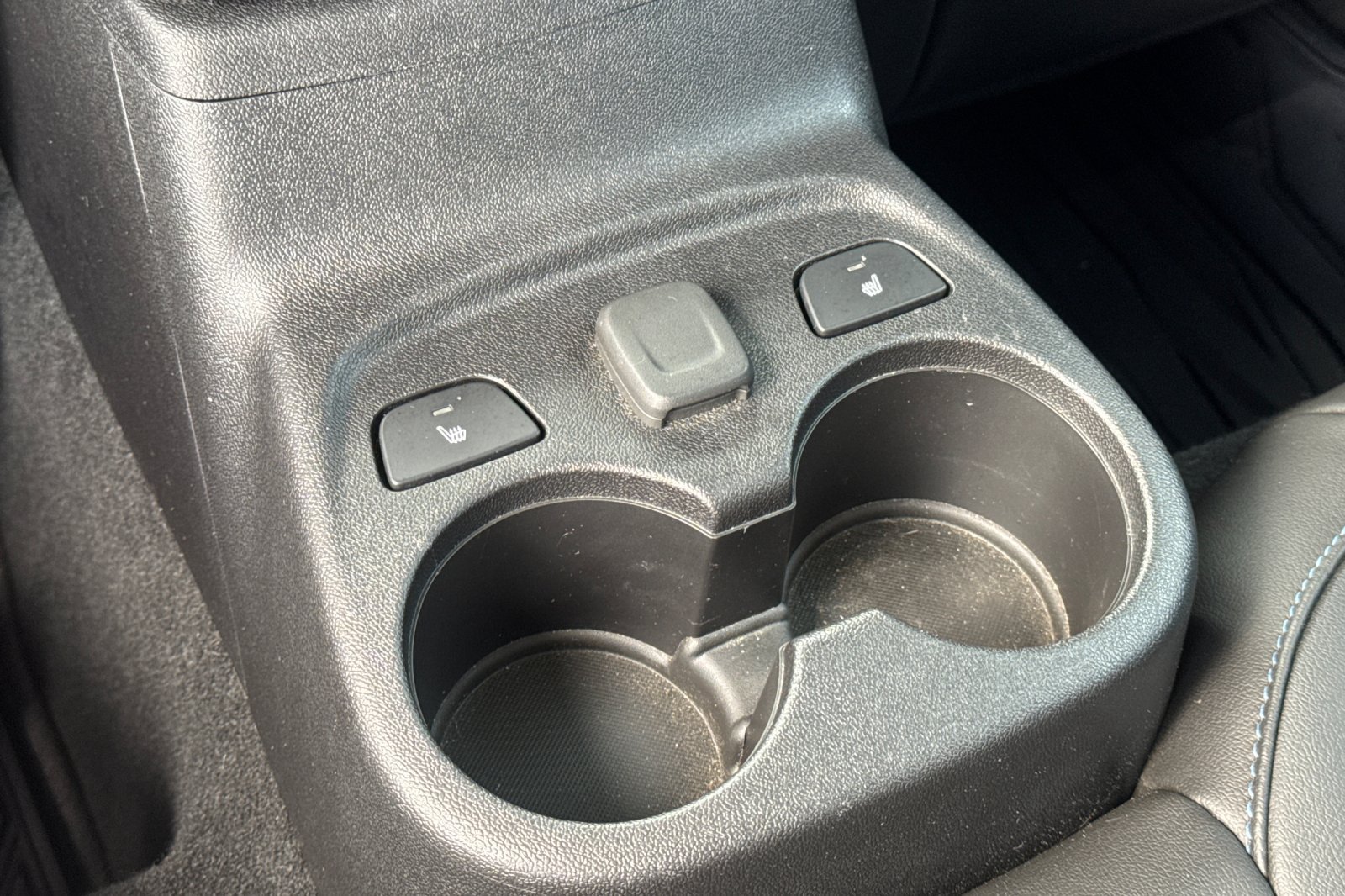 Used 2019 Chevrolet Volt Premier w/ Driver Confidence II Package FWD image 41
