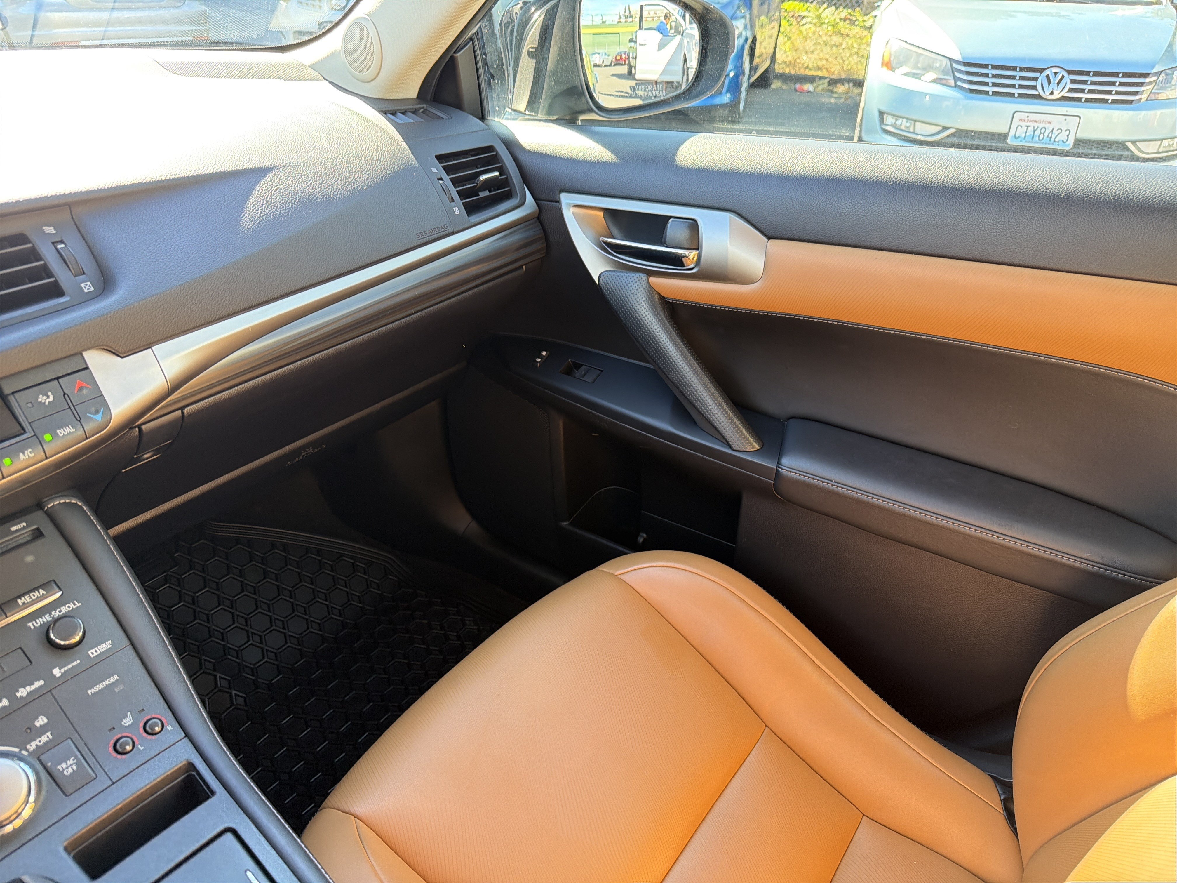 Used 2014 Lexus CT 200h FWD image 26