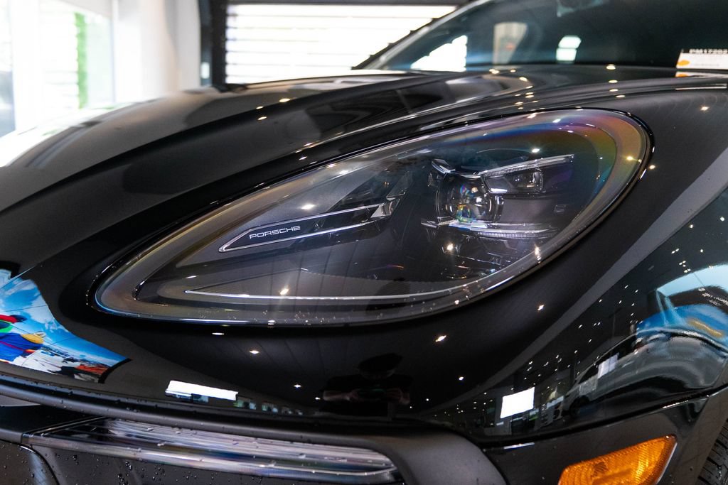 New 2026 Porsche Macan AWD/4WD image 14
