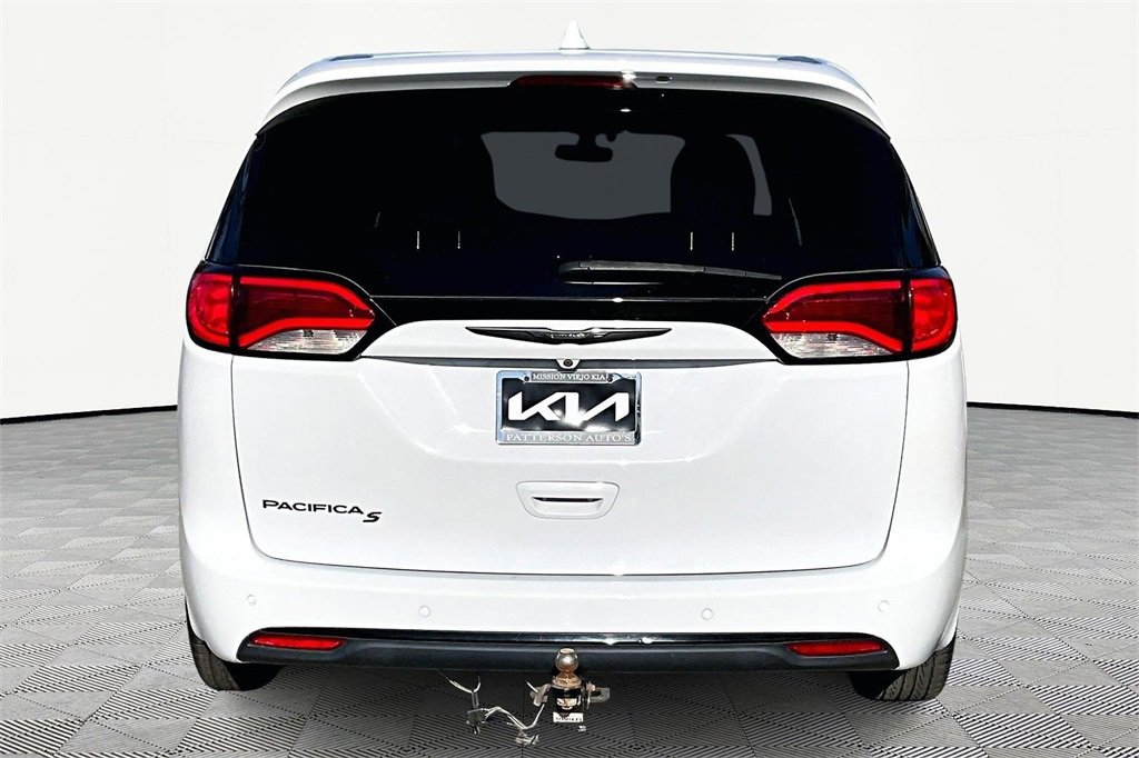 Used 2019 Chrysler Pacifica Touring Plus w/ S Appearance Package image 4