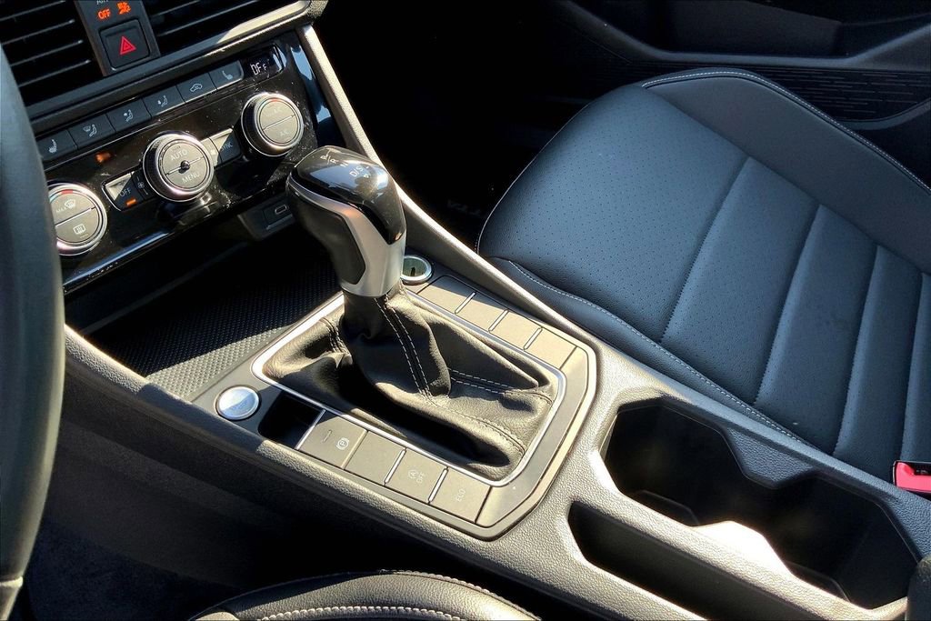 Used 2022 Volkswagen Jetta SE image 15