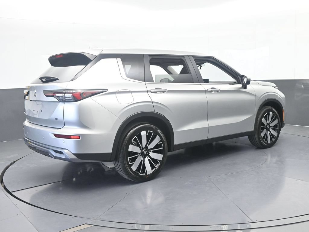 New 2026 Mitsubishi Outlander SE FWD image 6