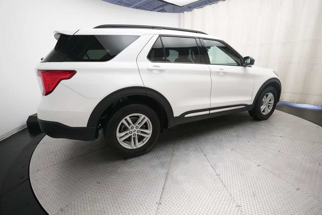Used 2023 Ford Explorer XLT w/ Equipment Group 202A AWD/4WD image 35