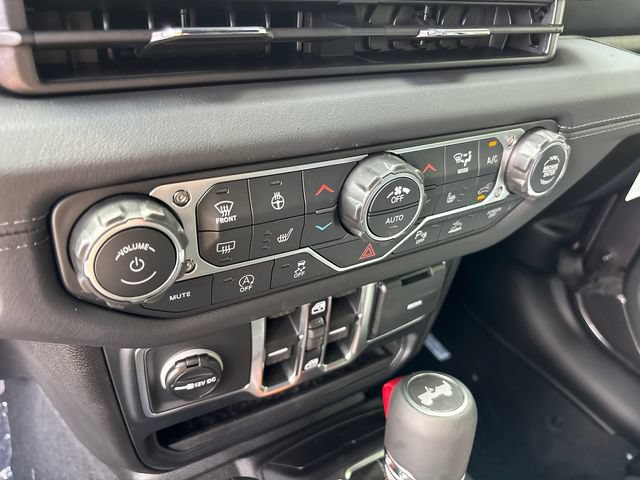 New 2027 Jeep Wrangler Unlimited Sahara AWD/4WD image 22