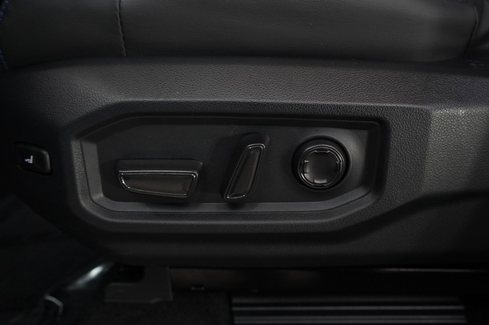 Used 2025 Toyota Sequoia Platinum image 24