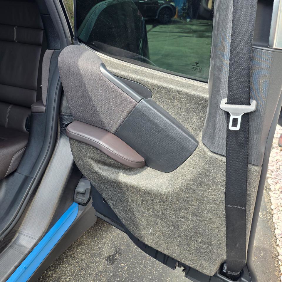 Used 2015 BMW i3 w/ Range Extender RWD image 32
