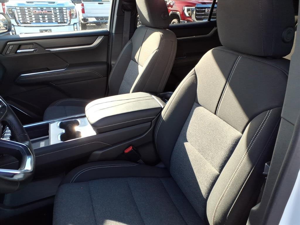 Used 2025 GMC Acadia Elevation image 12