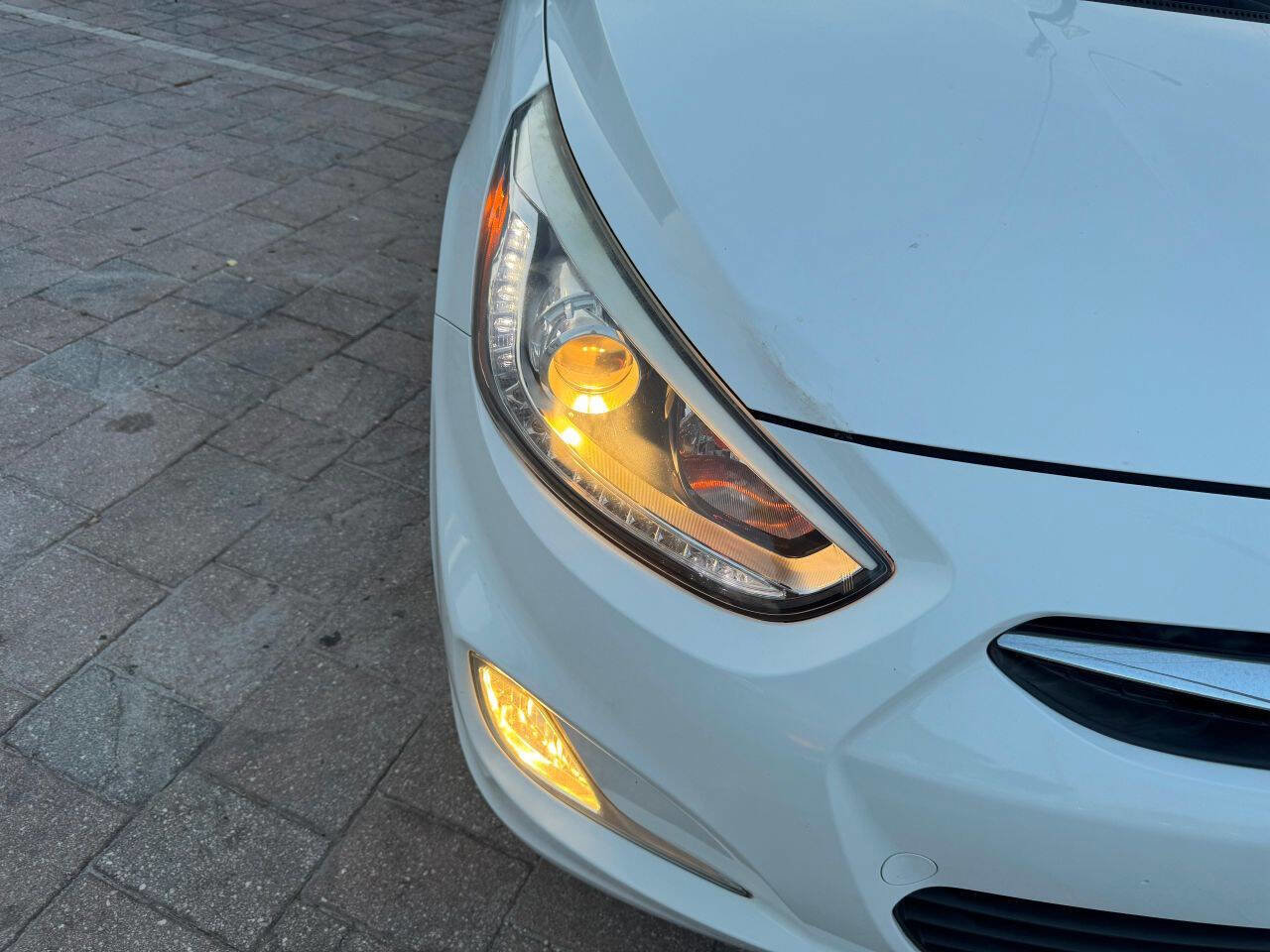 Used 2014 Hyundai Accent SE FWD image 22