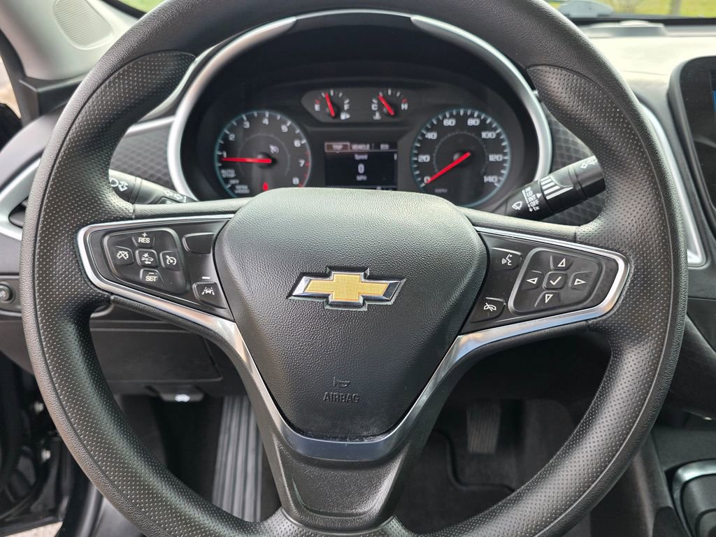 Used 2025 Chevrolet Malibu LT image 16