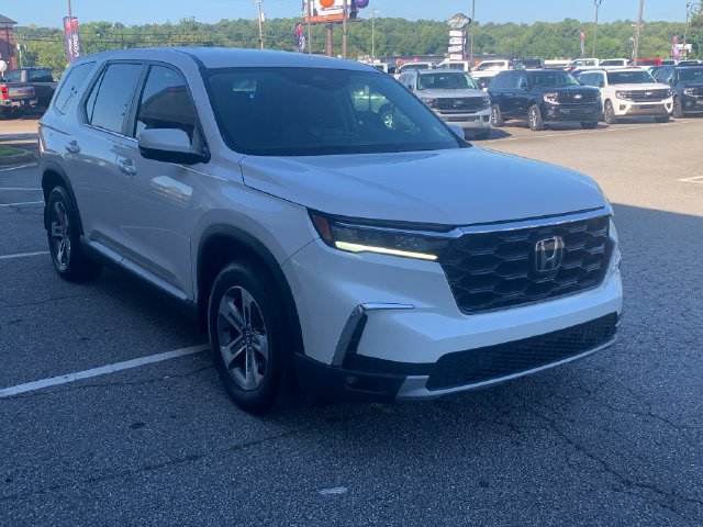 Used 2025 Honda Pilot EX-L image 3