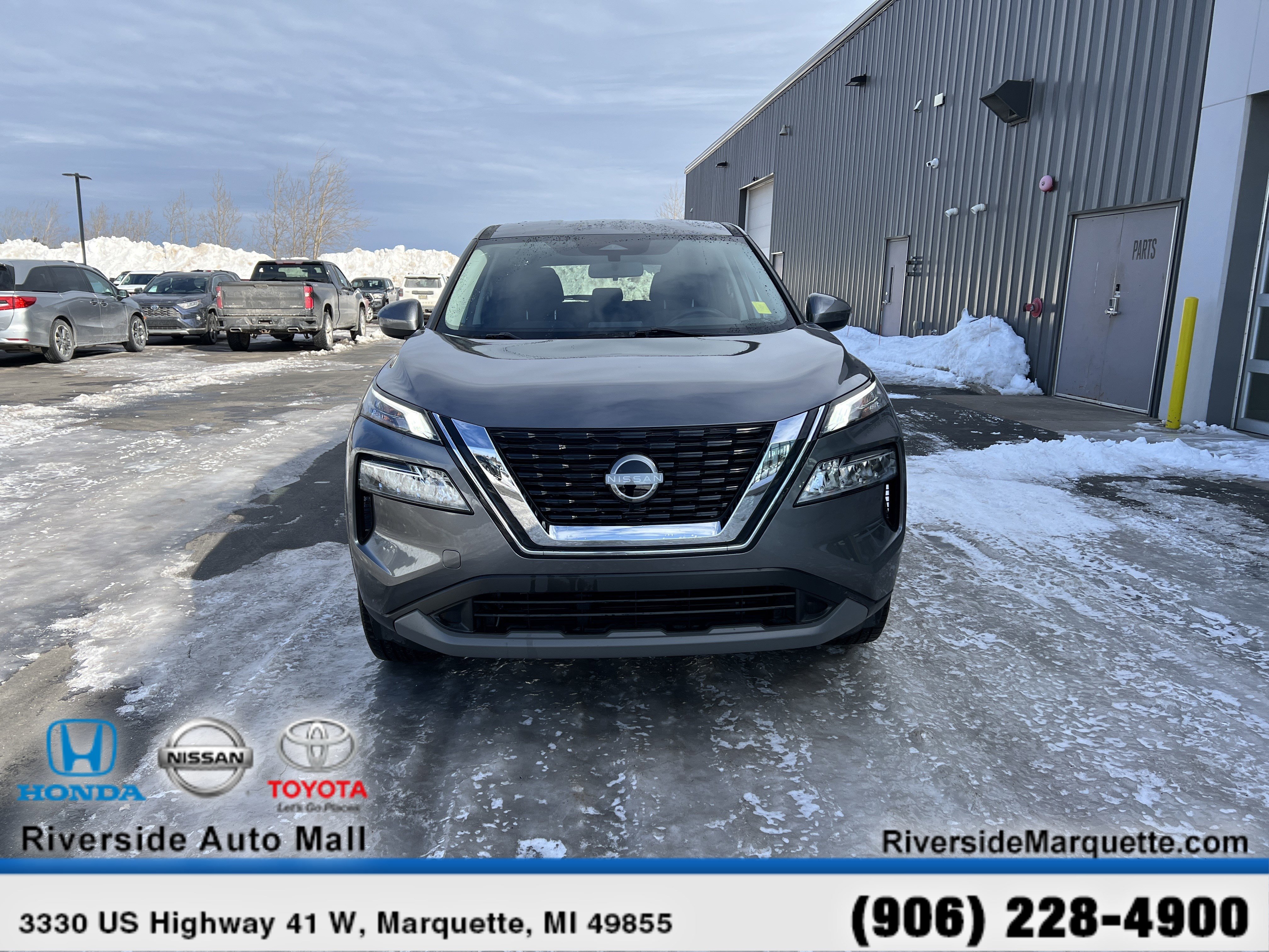 Used 2023 Nissan Rogue SV AWD/4WD image 2