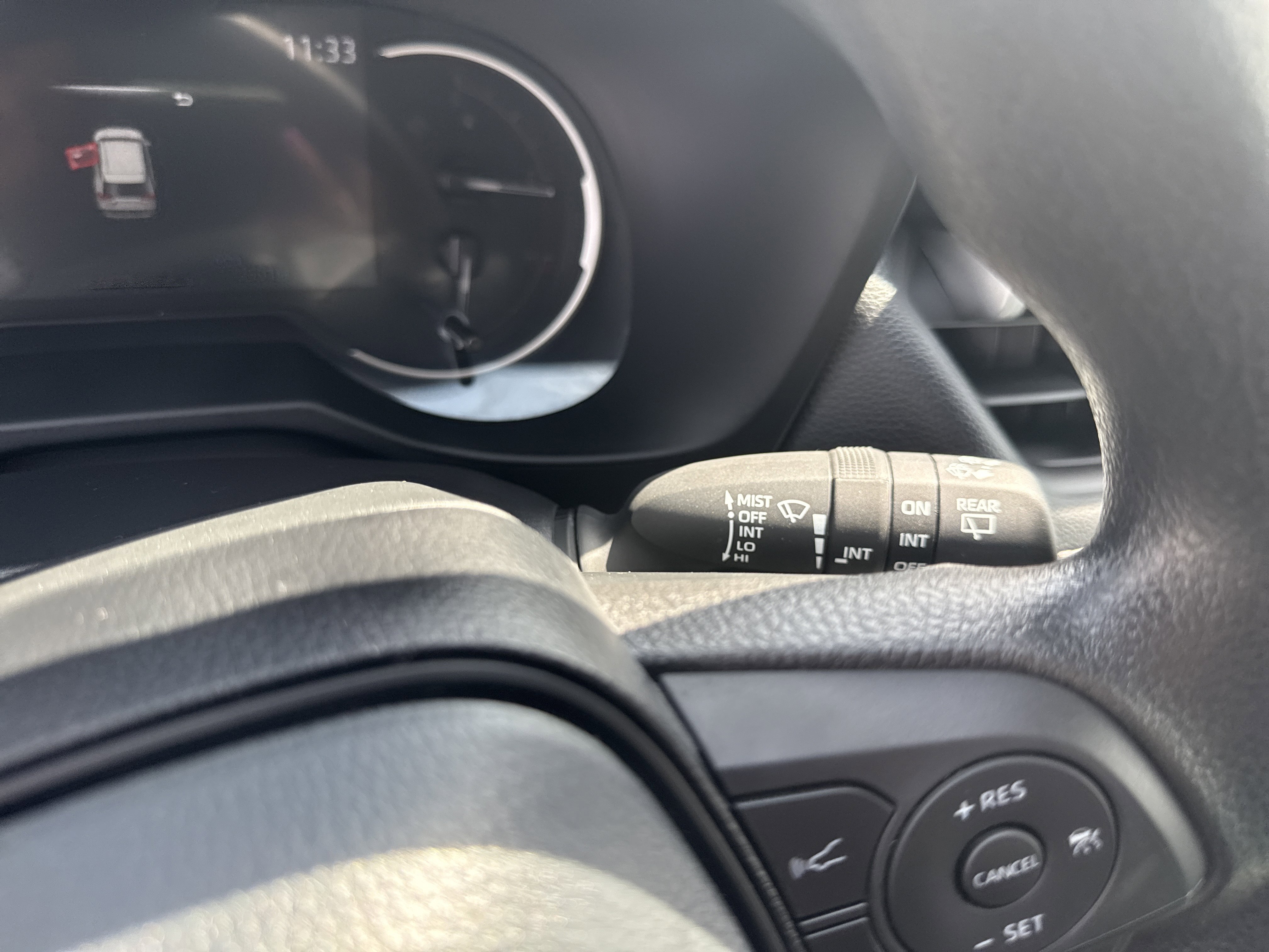 Used 2025 Toyota RAV4 XLE image 21