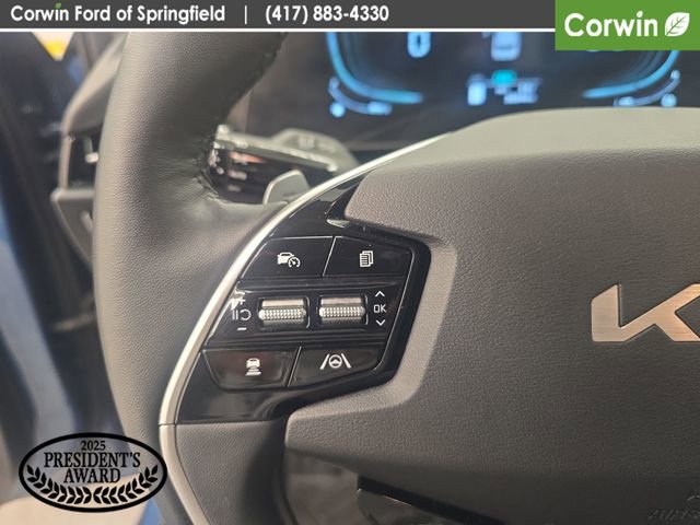 Used 2023 Kia Niro EX w/ EX Cold Weather Package FWD image 28