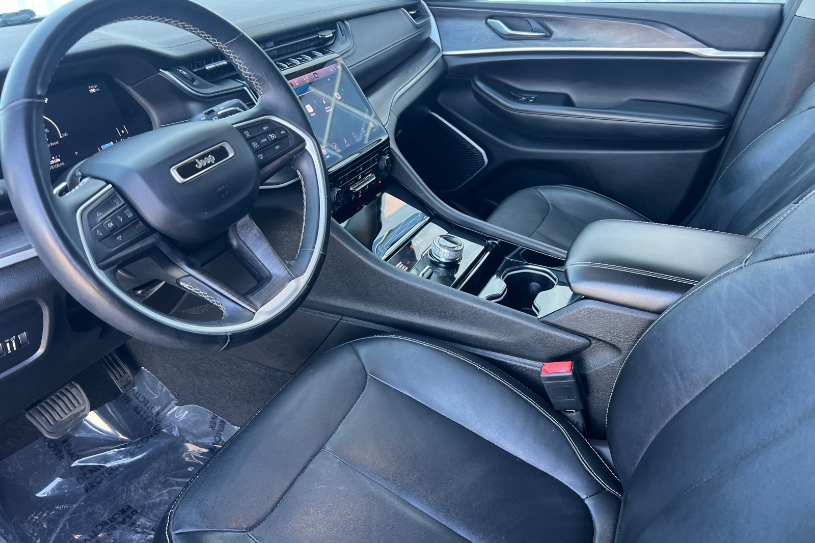 Used 2022 Jeep Grand Cherokee L Limited AWD/4WD image 4