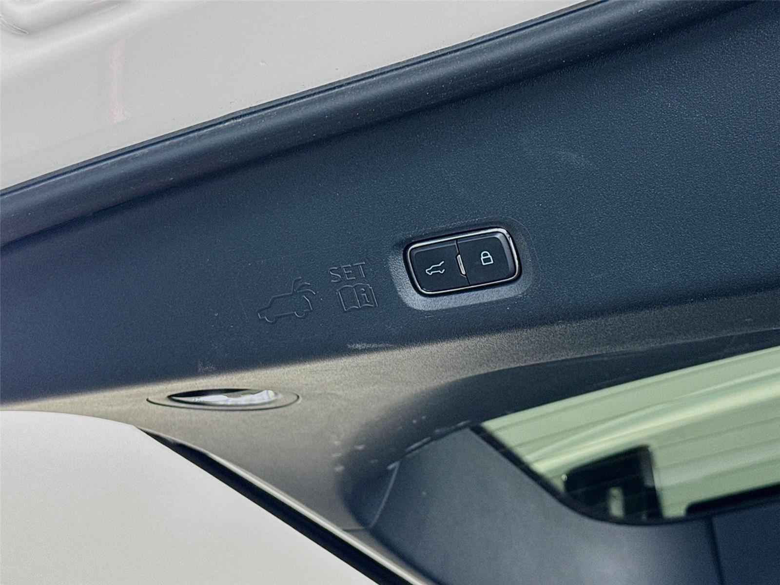 Used 2025 Ford Expedition Max Platinum w/ Stealth Performance Package image 23