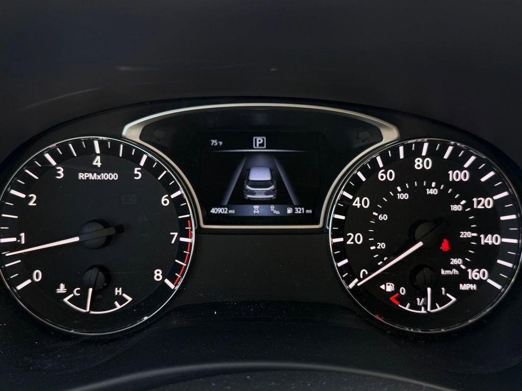 Used 2020 Nissan Pathfinder SL image 14