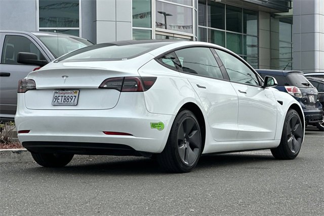 Used 2023 Tesla Model 3 Standard Range image 4