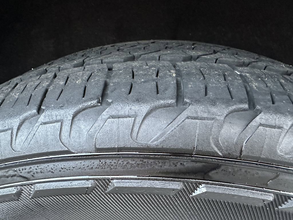Used 2014 Jeep Grand Cherokee Overland w/ Advanced Technology Group AWD/4WD image 19