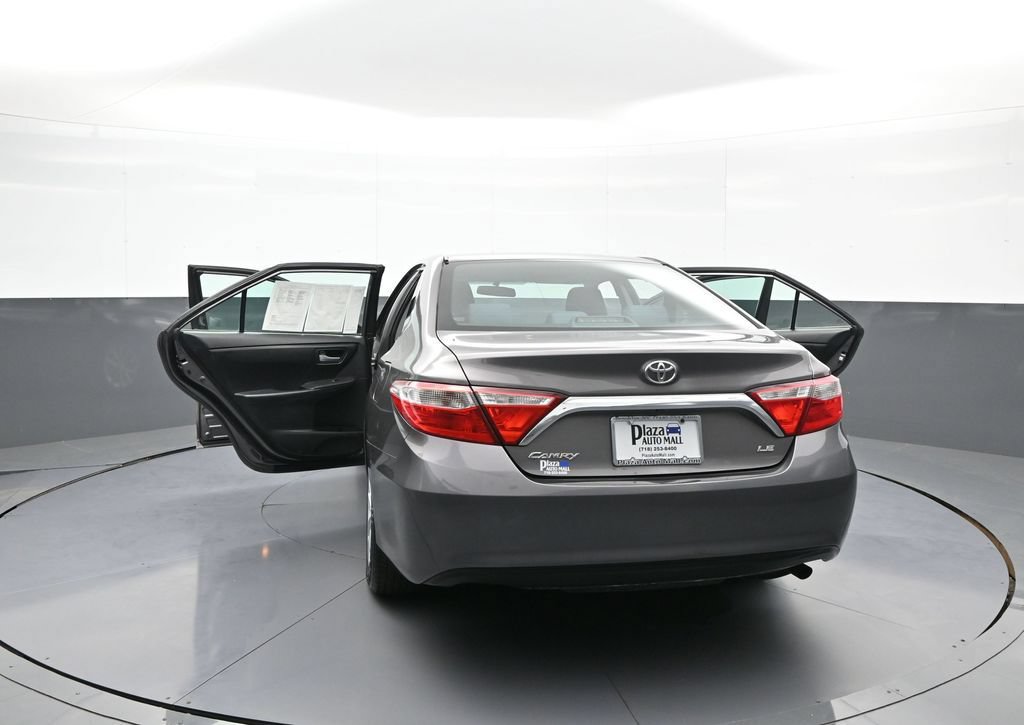 Used 2016 Toyota Camry LE FWD image 46