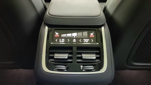 New 2026 Volvo XC90 B6 Plus w/ Protection Package AWD/4WD image 32