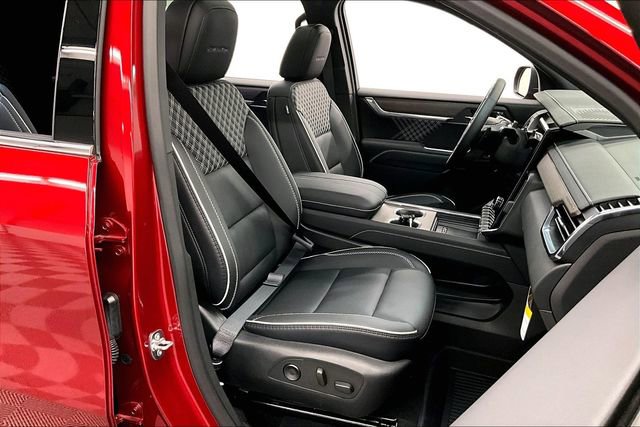 Used 2025 GMC Acadia Denali w/ Super Cruise Package image 8