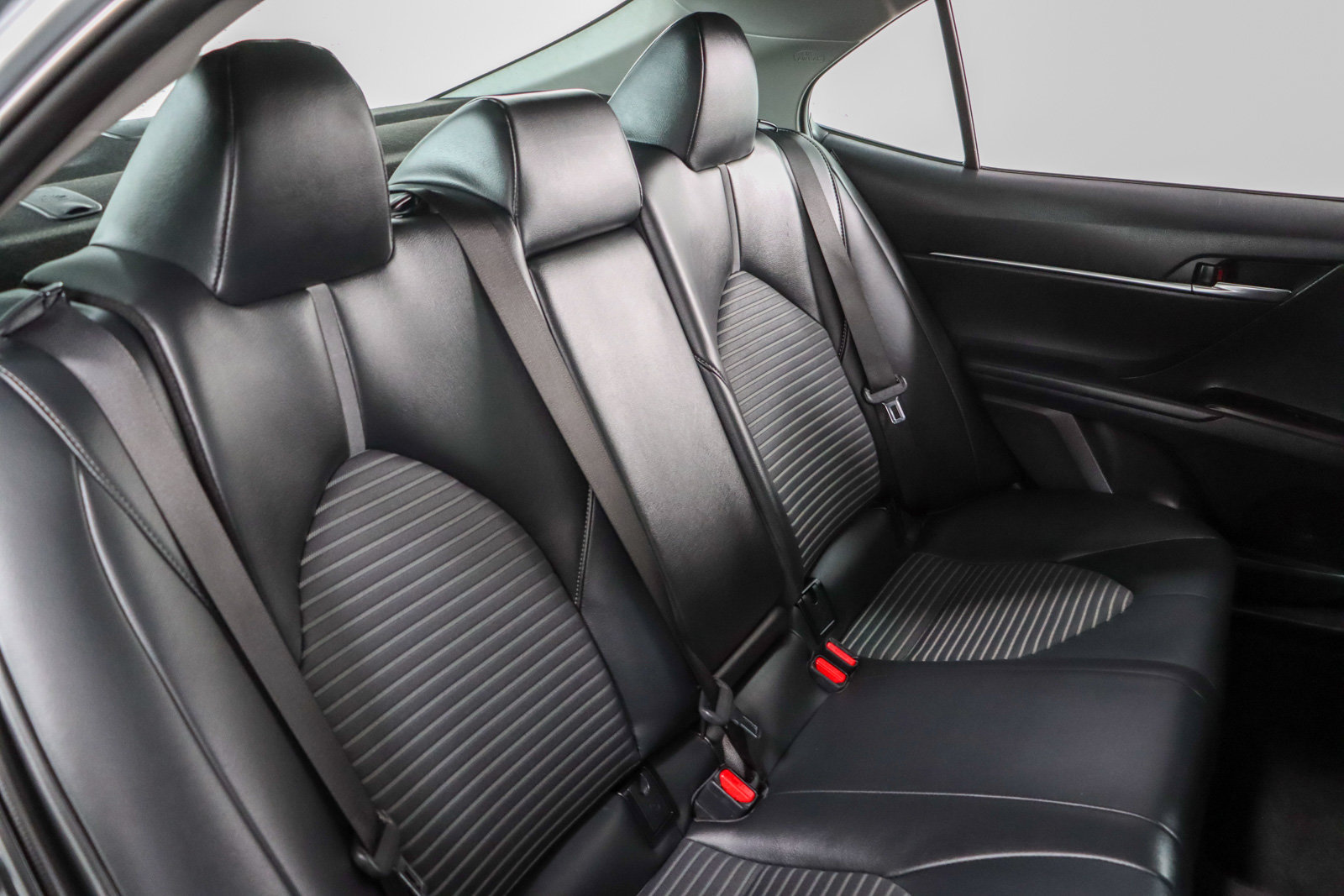 Used 2024 Toyota Camry SE FWD image 27