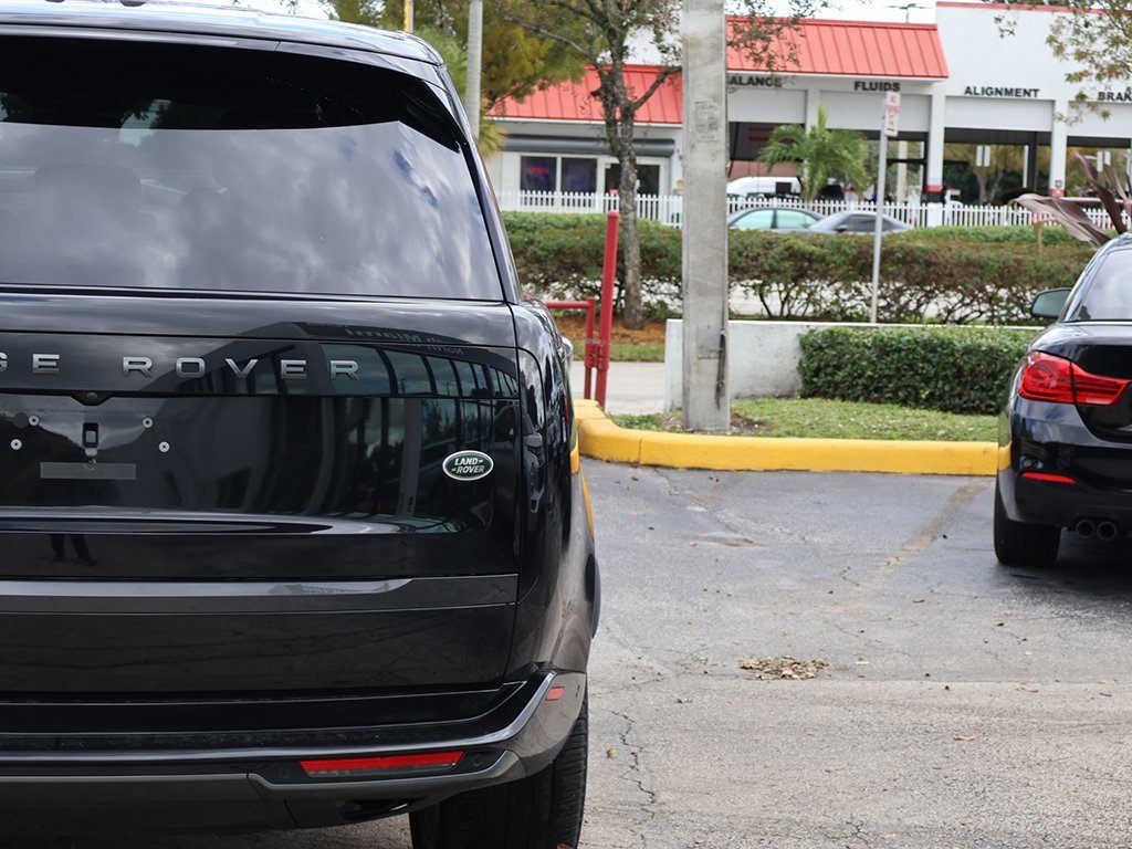 Used 2023 Land Rover Range Rover SE image 21