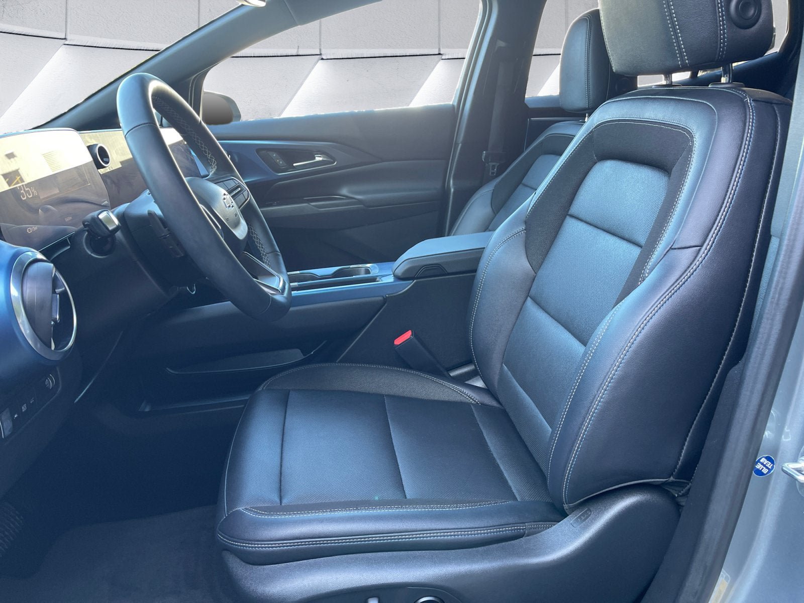 Used 2024 Chevrolet Equinox EV LT AWD/4WD image 10