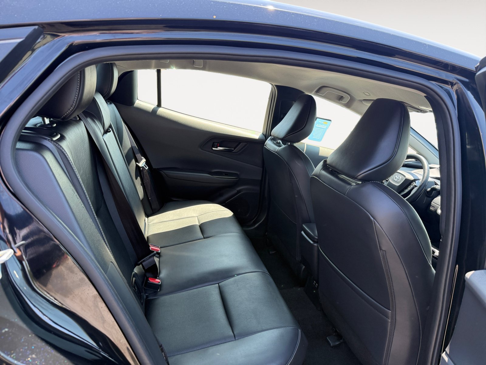 Used 2025 Toyota Prius XLE FWD image 18
