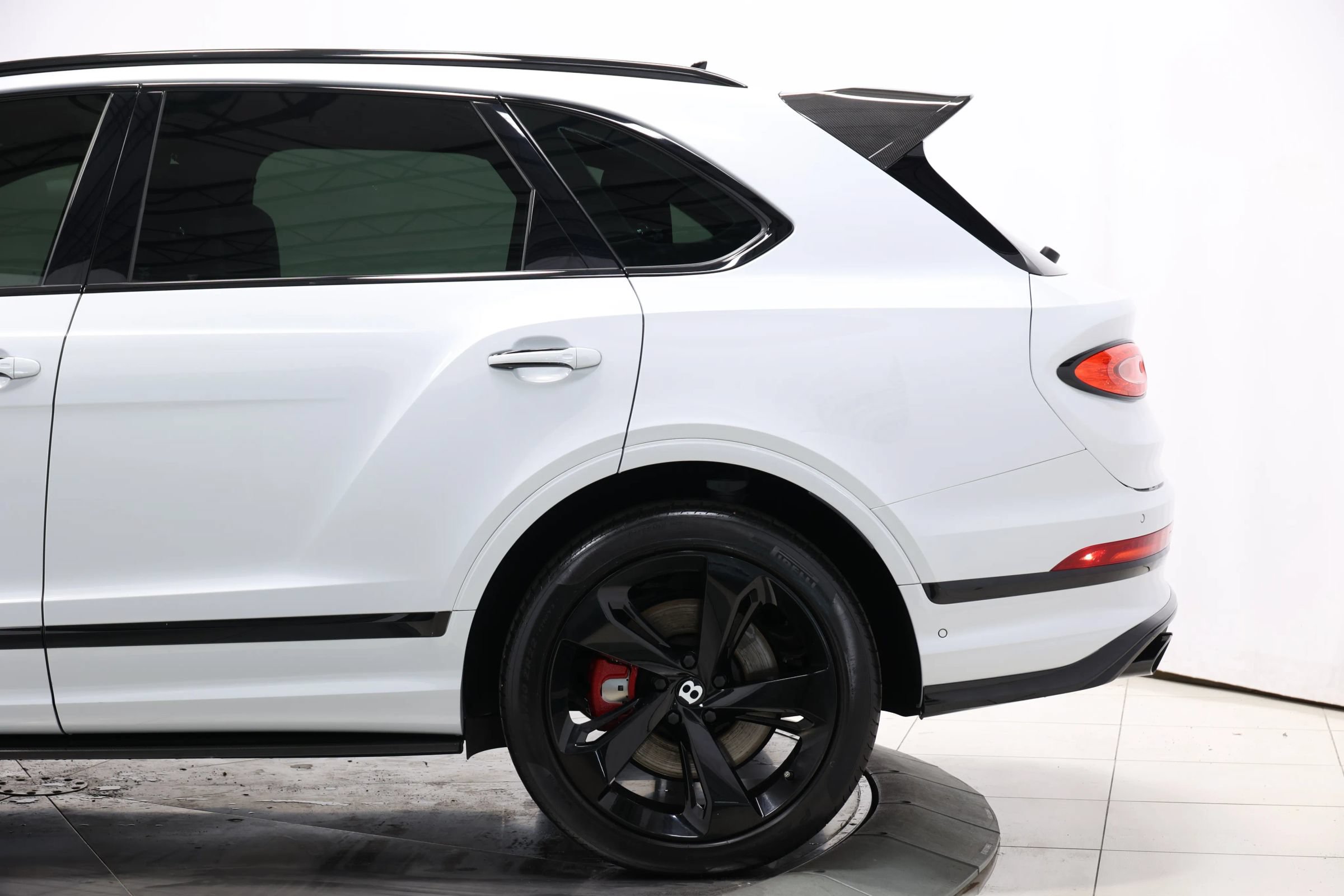 Used 2021 Bentley Bentayga w/ First Edition Specification AWD/4WD image 9