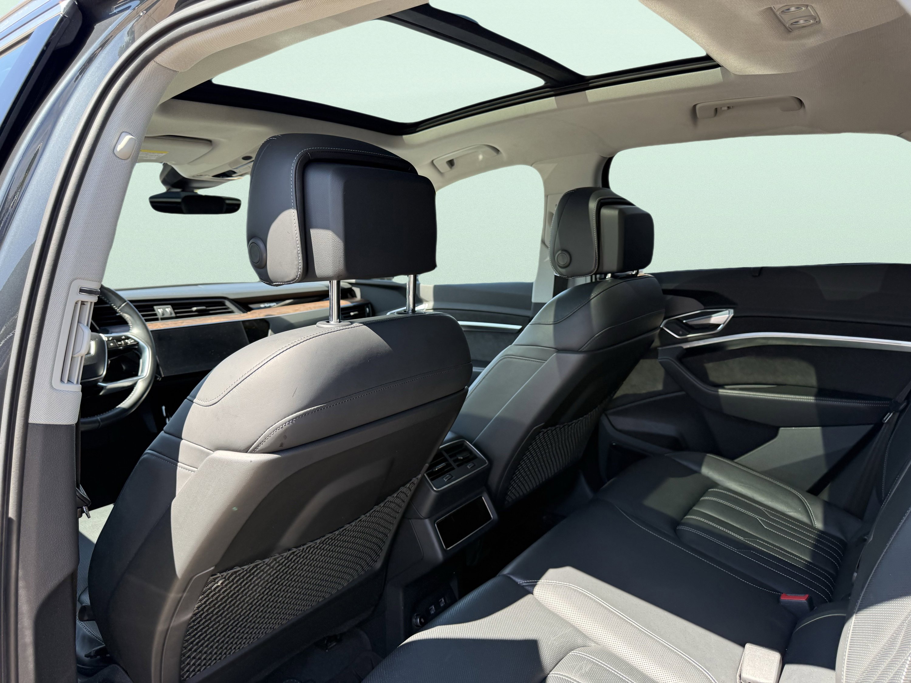 Used 2019 Audi e-tron Prestige w/ Prestige Package image 41