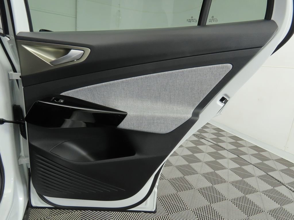 New 2026 Volkswagen ID.4 Pro image 25