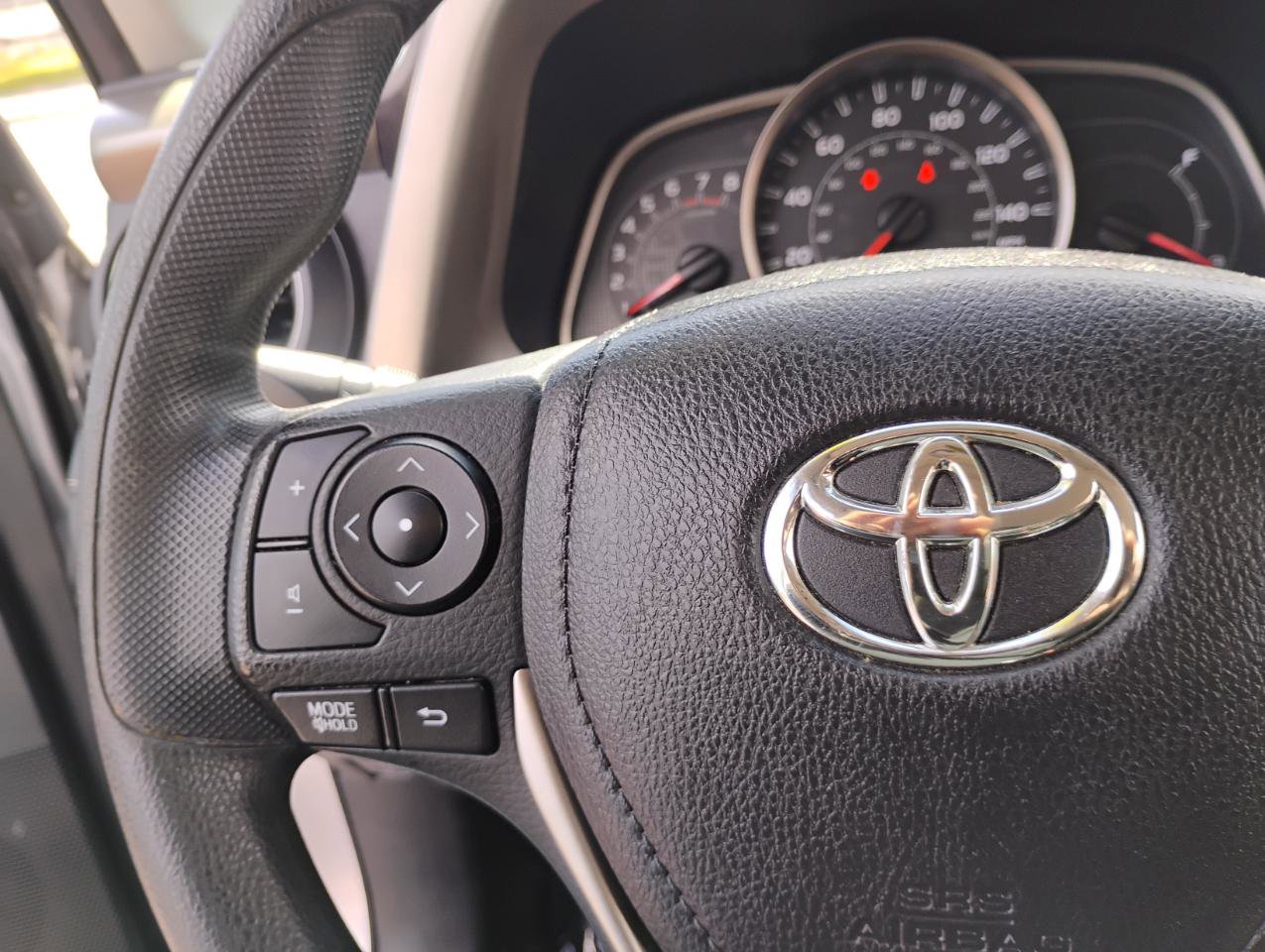 Used 2014 Toyota RAV4 XLE AWD/4WD image 13