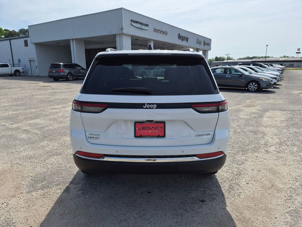Used 2025 Jeep Grand Cherokee Limited image 4
