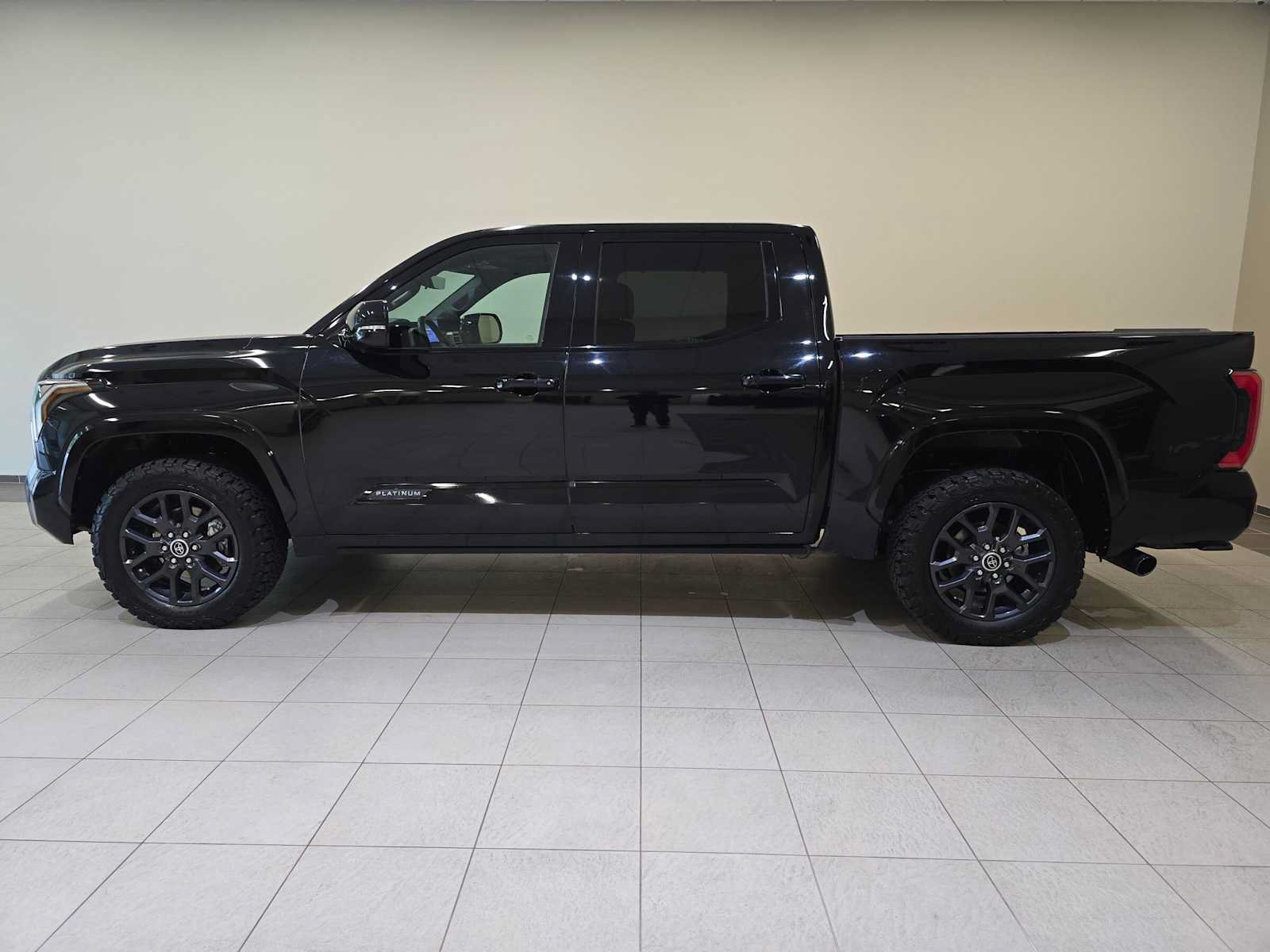 Used 2023 Toyota Tundra Platinum AWD/4WD image 4