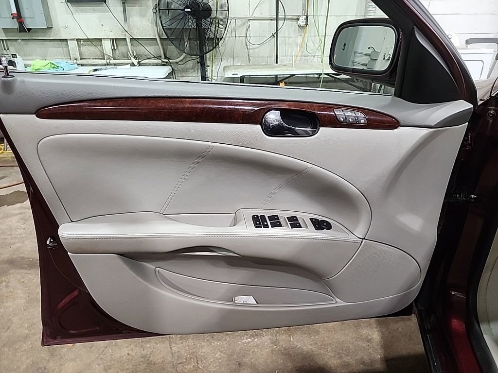 Used 2007 Buick Lucerne CXL w/ Luxury Package FWD image 12
