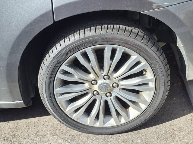 Used 2013 Chrysler 200 Limited FWD image 13