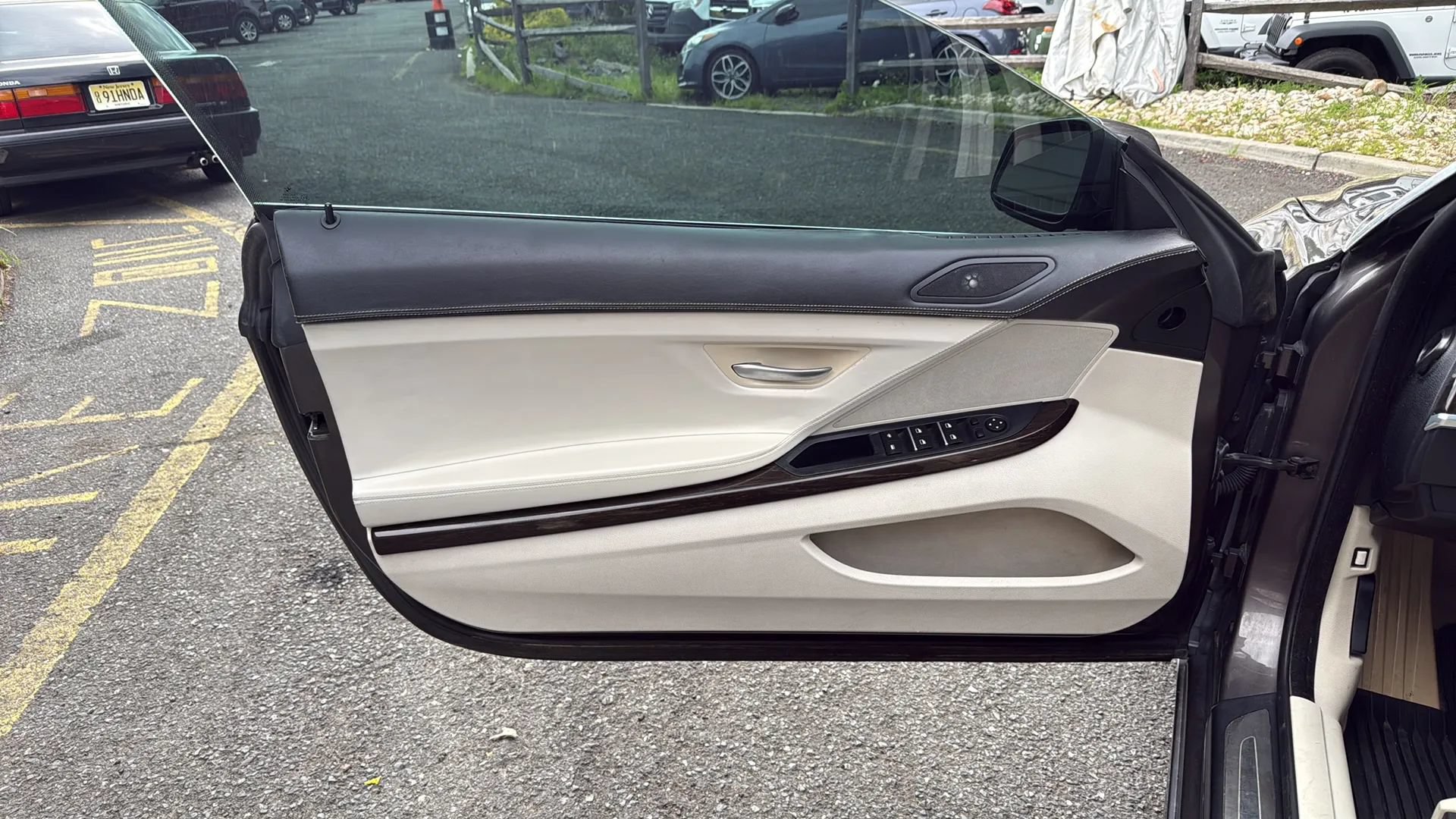 Used 2012 BMW 650i Convertible RWD image 9