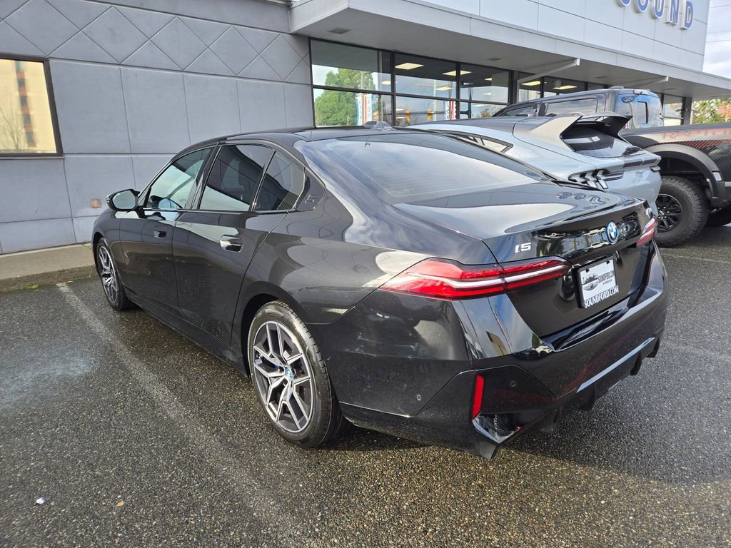 Used 2024 BMW i5 M60 w/ Premium Package image 3