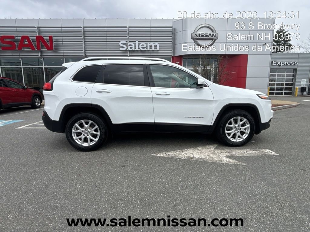 Used 2017 Jeep Cherokee Latitude w/ Cold Weather Group image 19