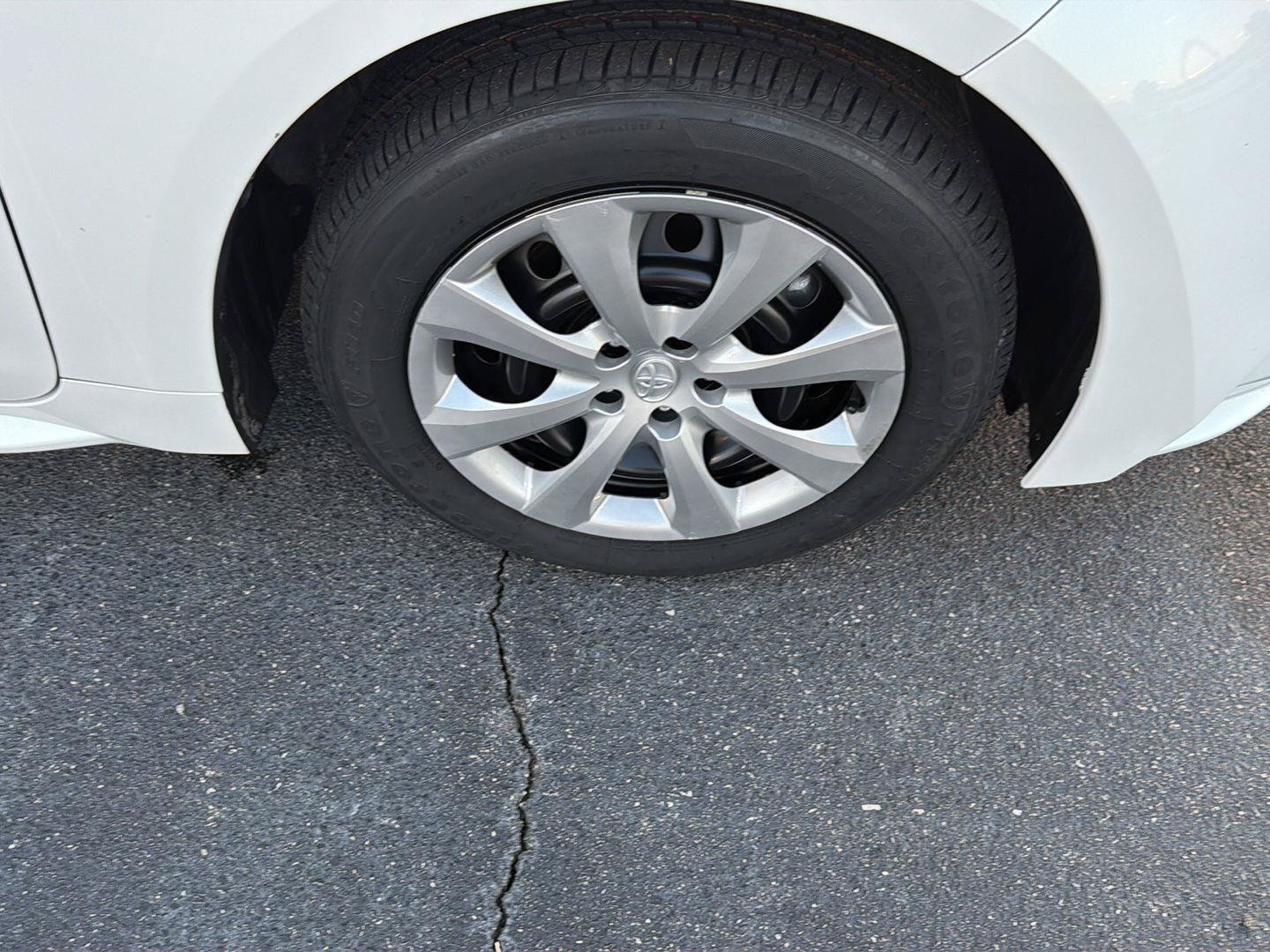 Certified 2025 Toyota Corolla LE FWD image 37