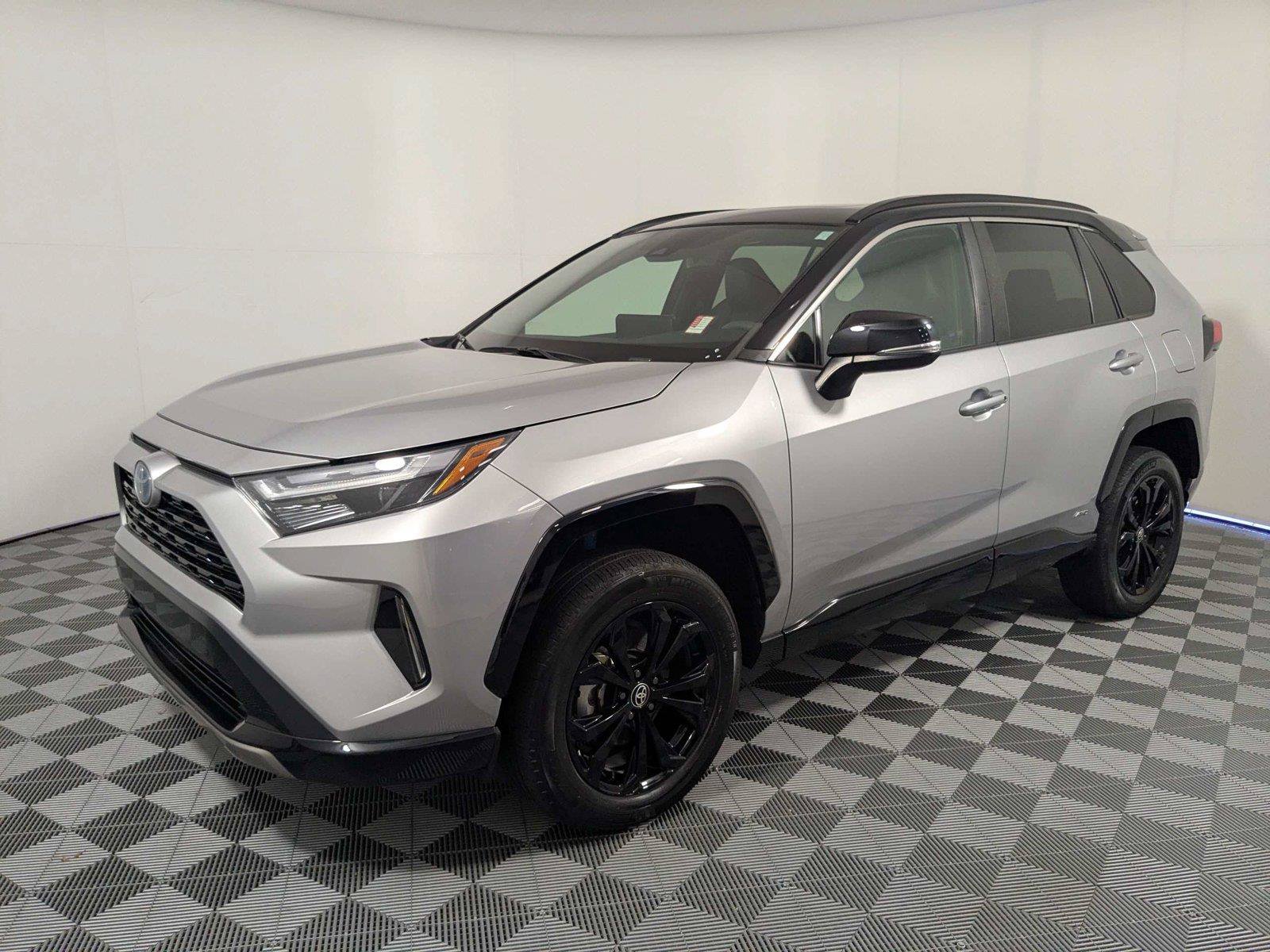 Used 2023 Toyota RAV4 XSE AWD/4WD image 2