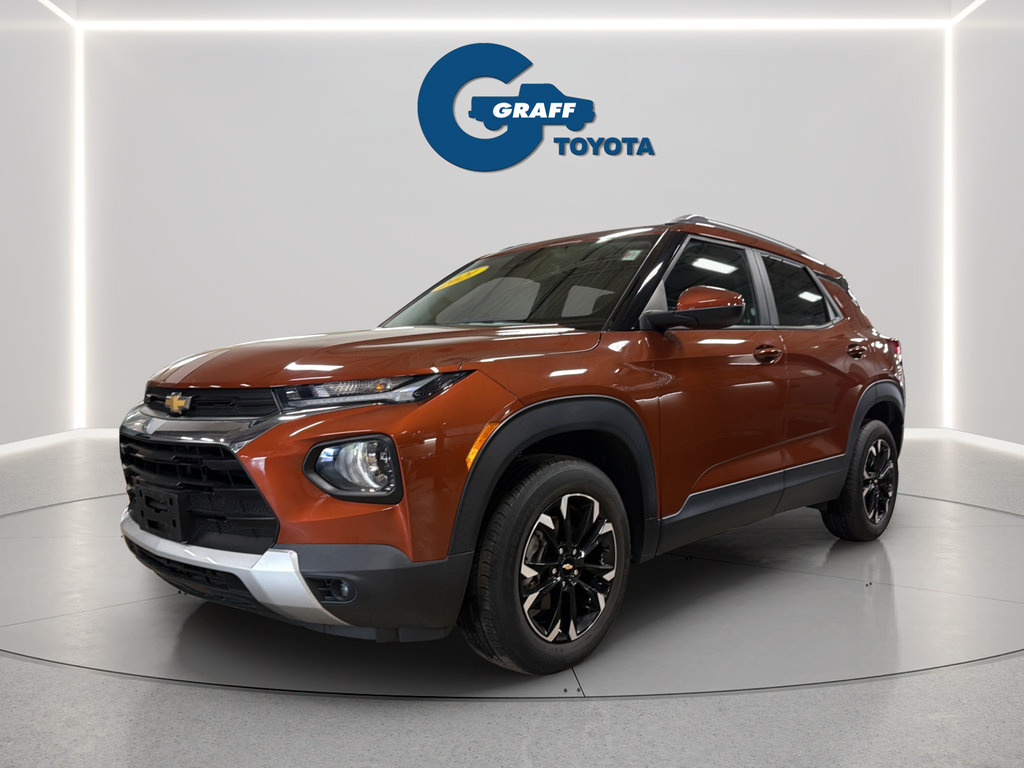 Used 2021 Chevrolet TrailBlazer LT w/ Convenience Package AWD/4WD image 2