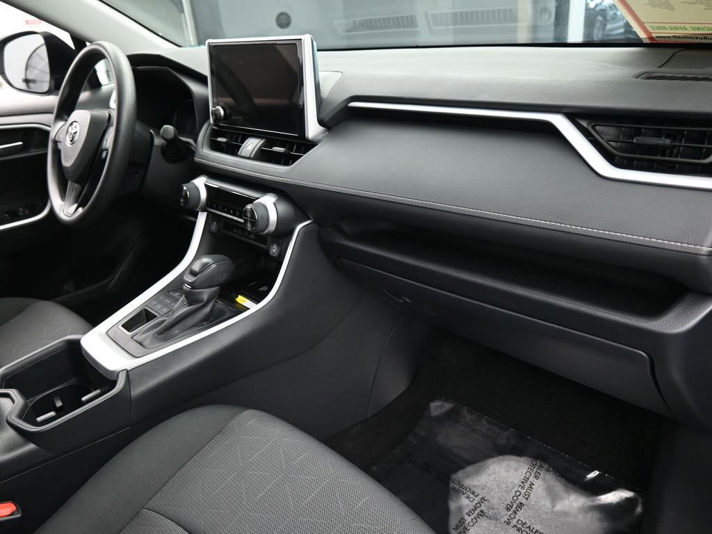 Used 2025 Toyota RAV4 XLE image 44