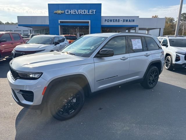 Used 2024 Jeep Grand Cherokee Altitude
